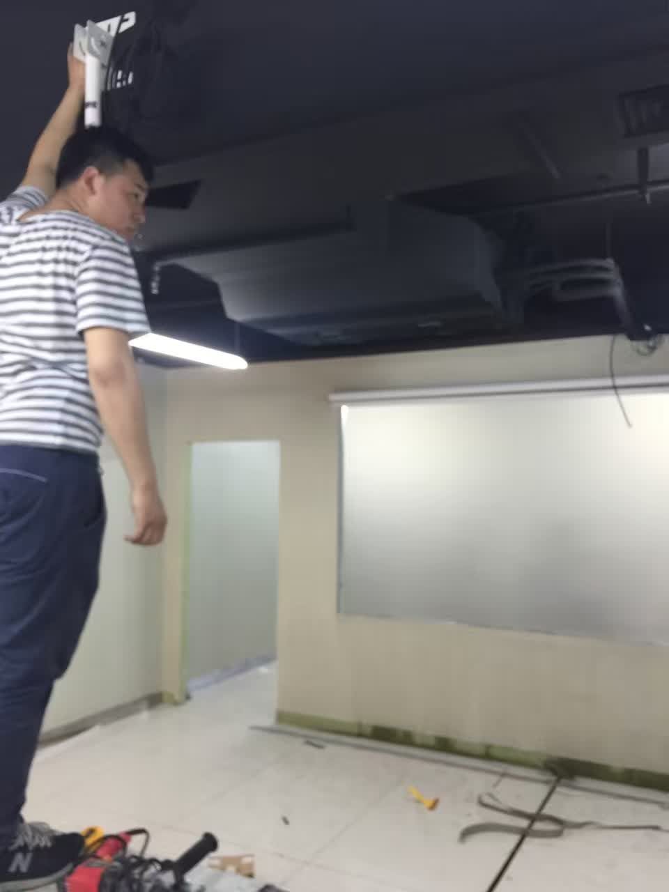 2.2X1.3 一百寸背投触摸屏 会议室 演示厅 — 现场照片 3