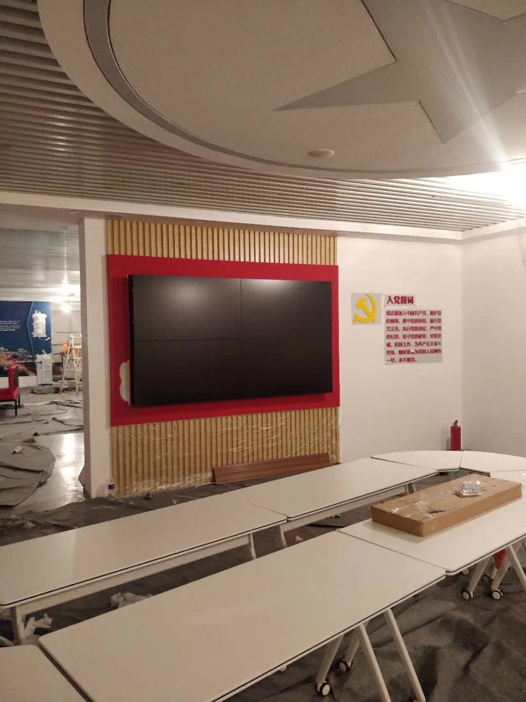 国网北京电科院国家电网科学院展厅 多媒体安装调试中 8米滑轨电视 壁挂广告机 — 现场照片 3