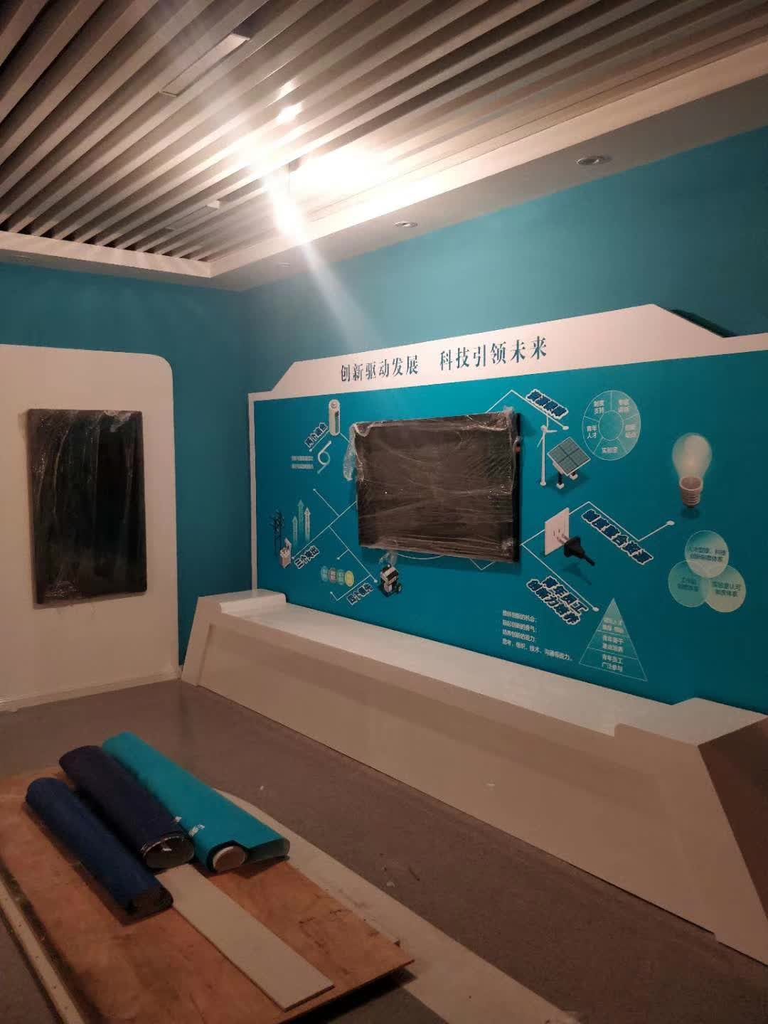 国网北京电科院国家电网科学院展厅 多媒体安装调试中 8米滑轨电视 壁挂广告机 — 现场照片 4