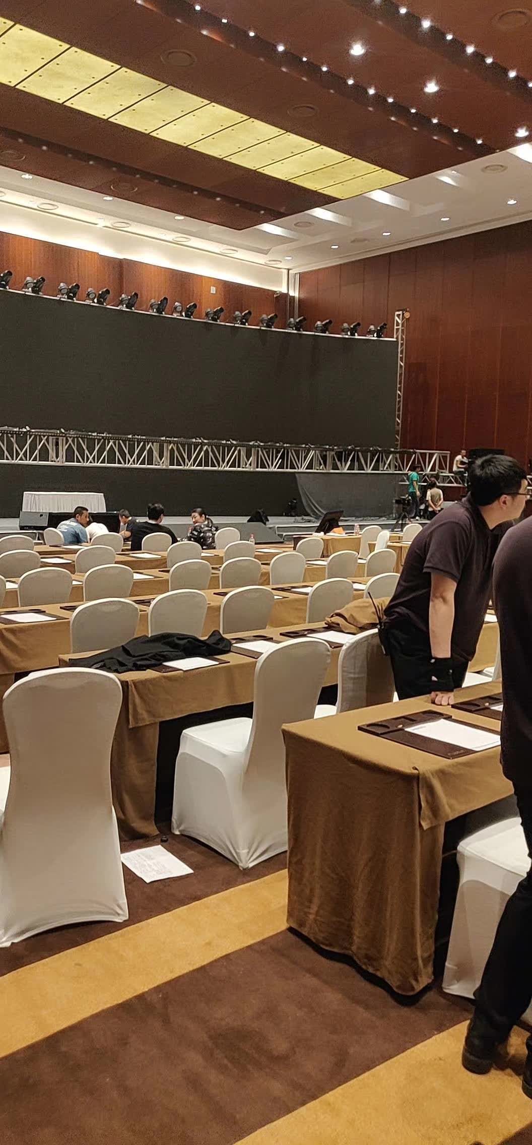 中国联通 5G发布会 两台激光31k 一组拼接屏 — 北京国际会议中心 数字展厅项目