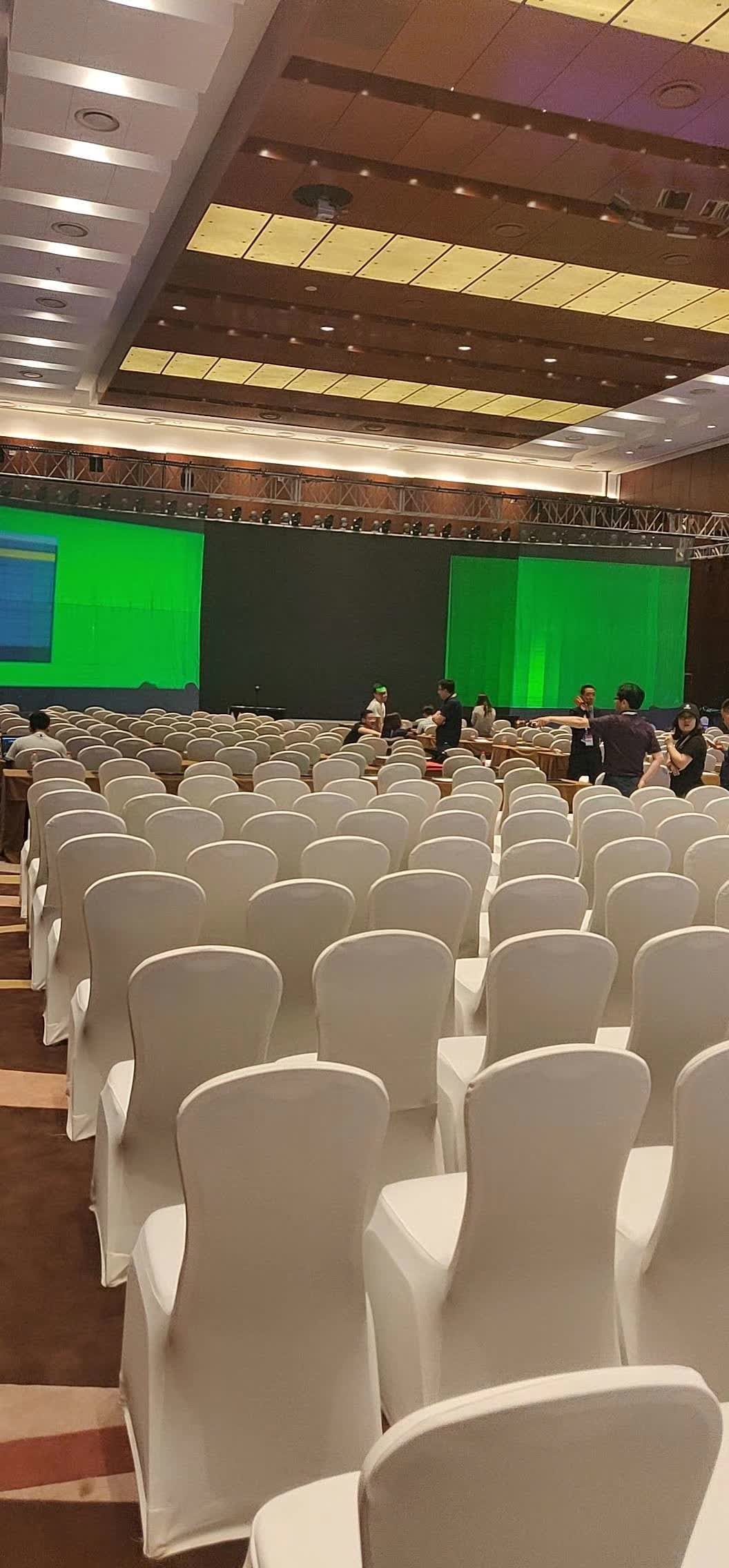 中国联通 5G发布会 两台激光31k 一组拼接屏 — 现场照片 2