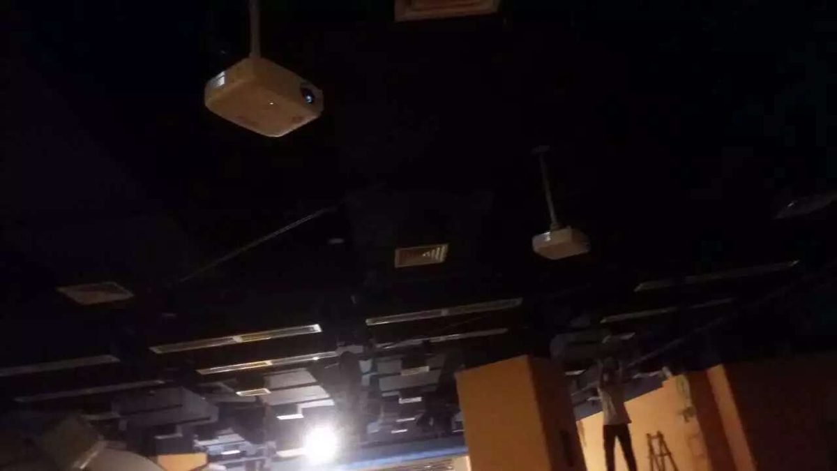 合肥万达 儿童乐园 7米虚拟绘画互动墙 调试中 — 现场照片 7