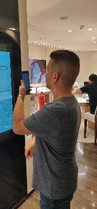 DIOR体感拍照系统 实时扣图 效果还行 就是陪老外调了一通宵 — DIOR 数字展厅项目
