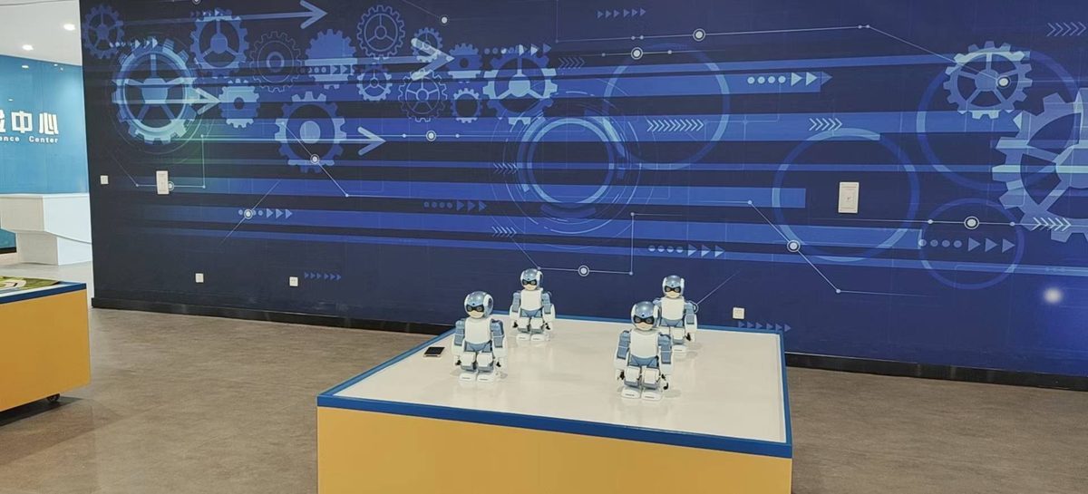 陶阳职业学校 教学多媒体设备交付 大屏幕 VR设备等 — 现场照片 5